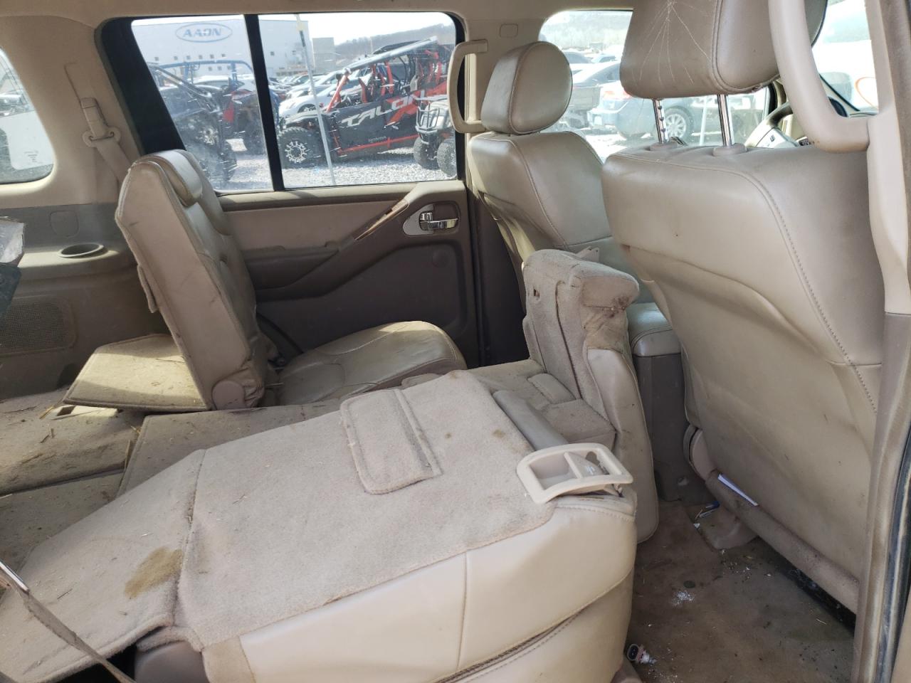 Photo 6 from auction – 2005 NISSAN PATHFINDER with VIN 5N1AR18W45C726082