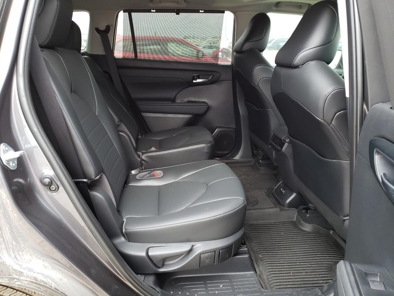 Zdjęcie 6 z aukcji – 2021 TOYOTA HIGHLANDER z VIN 5TDGZRAH2MS050723