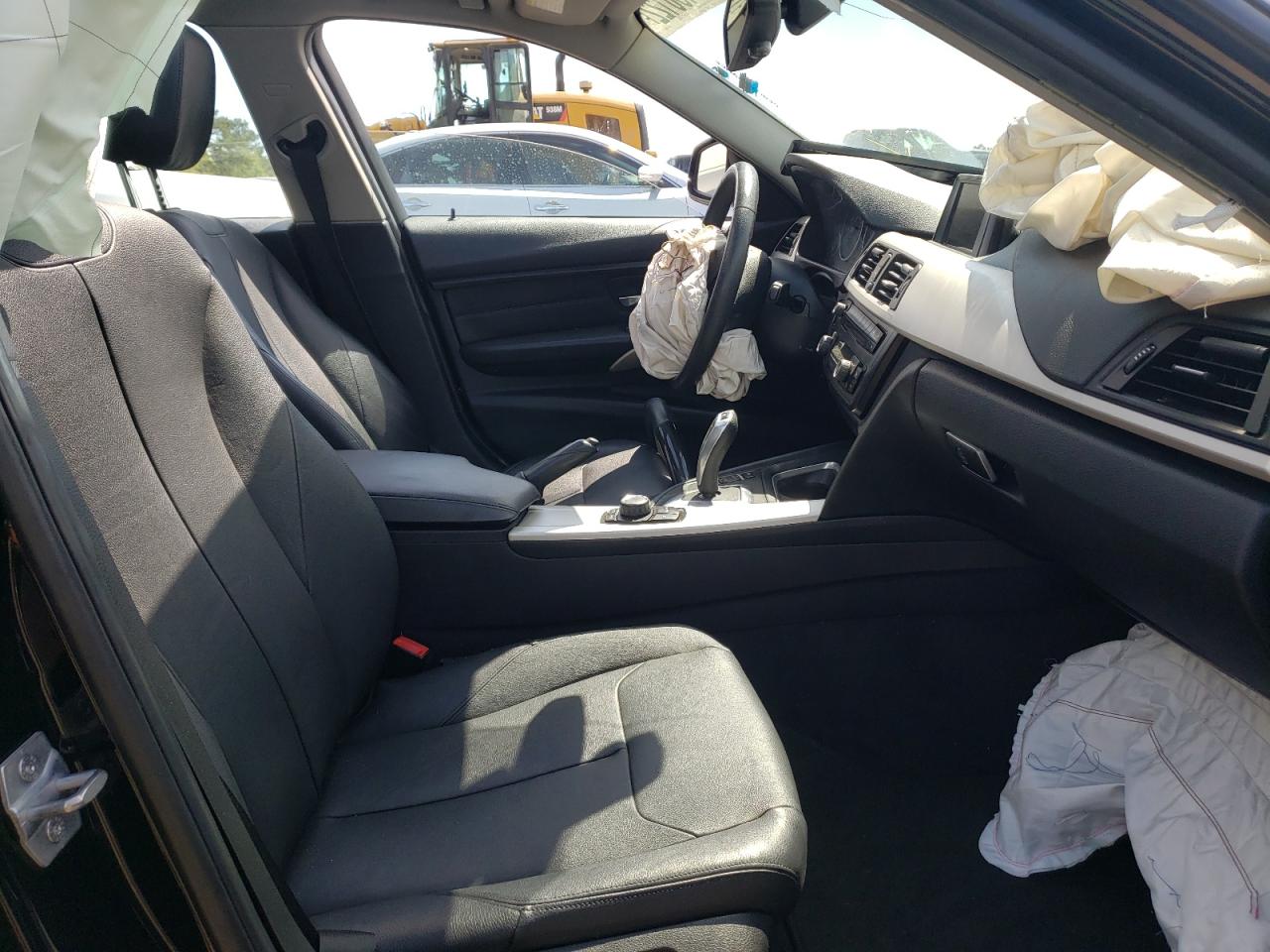 Photo 5 from auction – 2015 BMW 320 I with VIN WBA3B1G51FNT01853