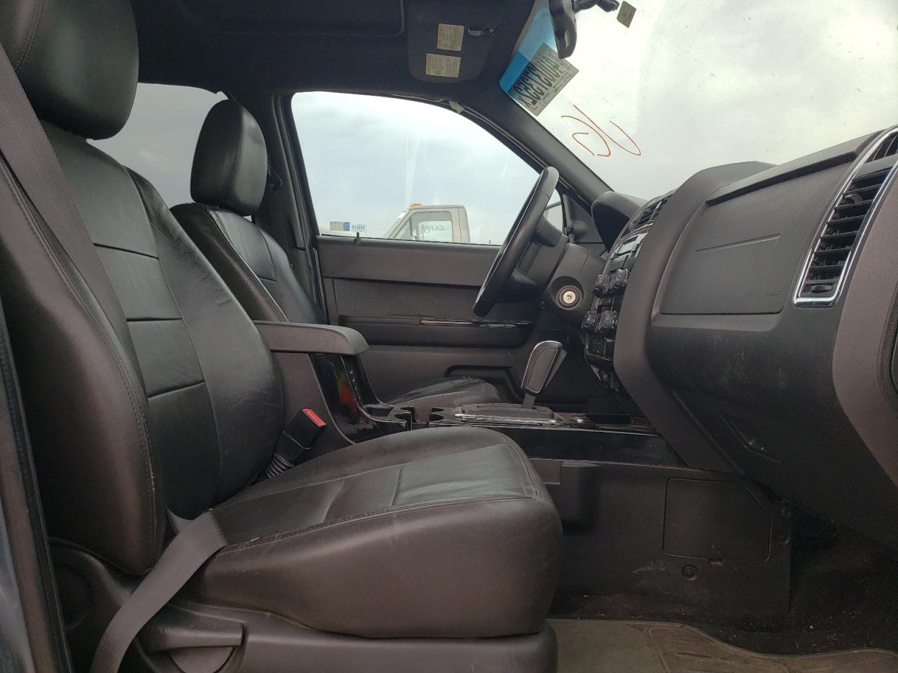 Photo 5 from auction – 2010 FORD ESCAPE LIM with VIN 1FMCU0EG5AKD11187