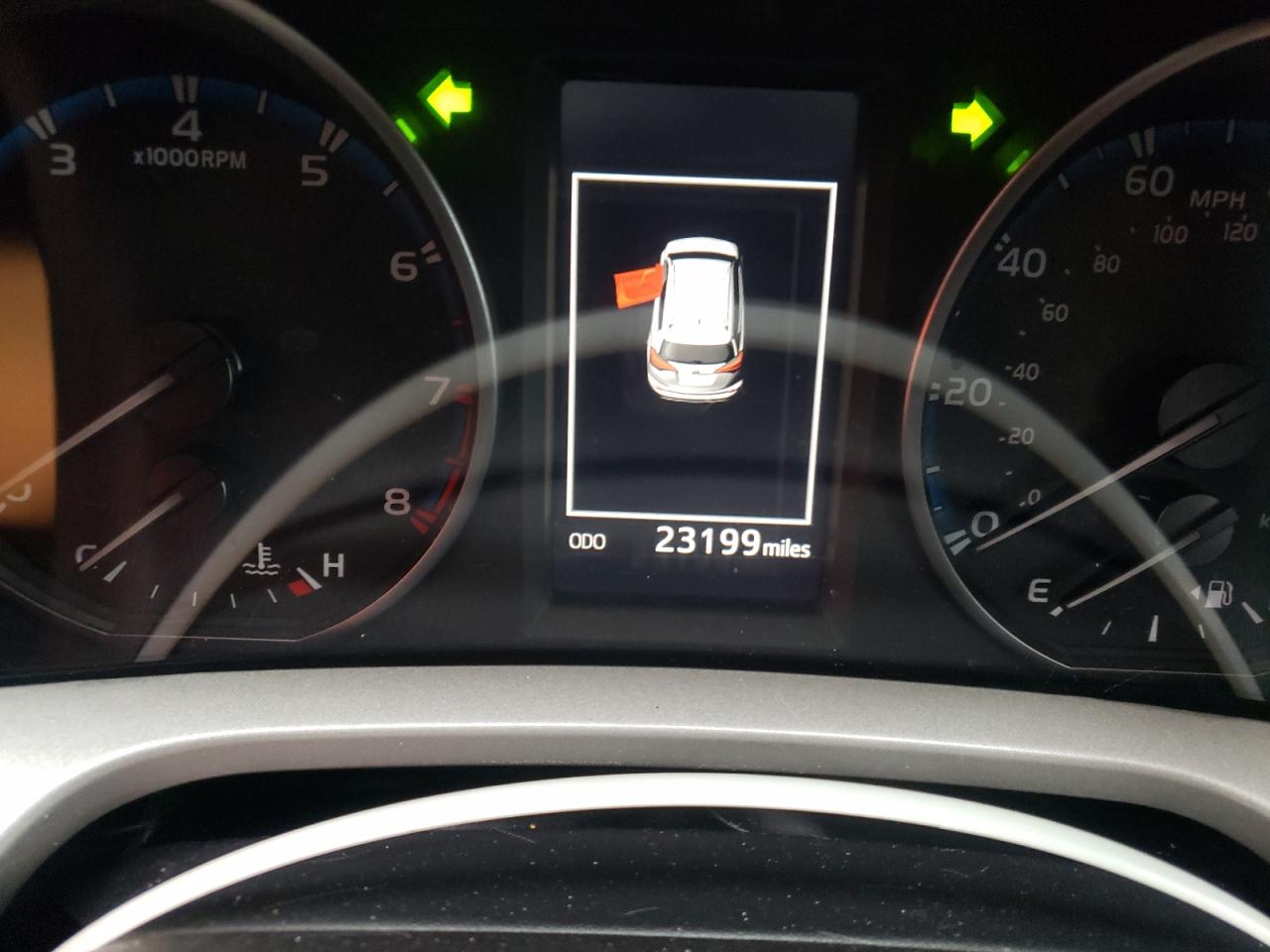 Photo 8 from auction – 2018 TOYOTA RAV4 LE with VIN 2T3BFREV0JW786721