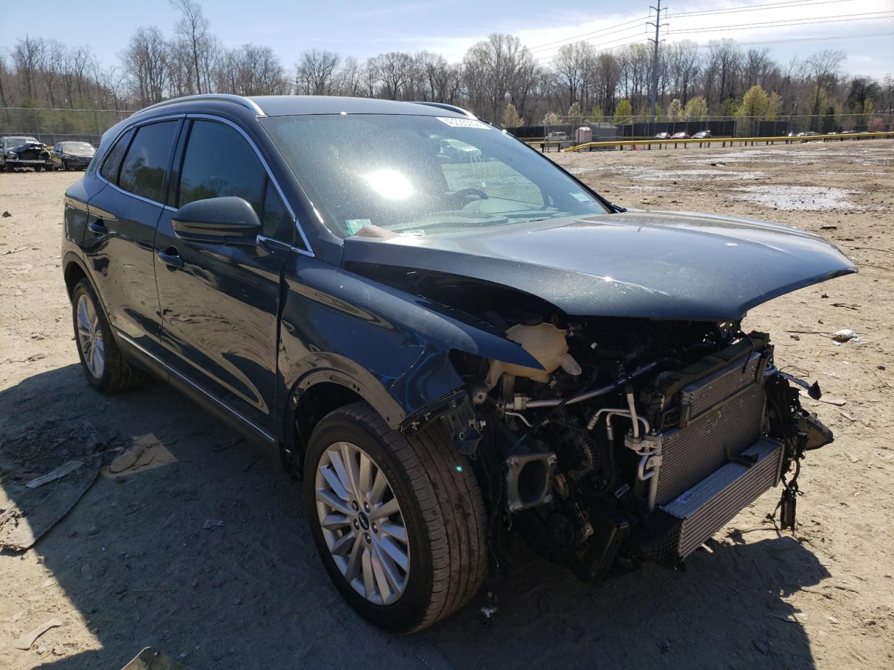 LINCOLN MKC 2019 مع رقم تعريف المركبة 5LMCJ1C94KUL37477 - صورة من المزاد