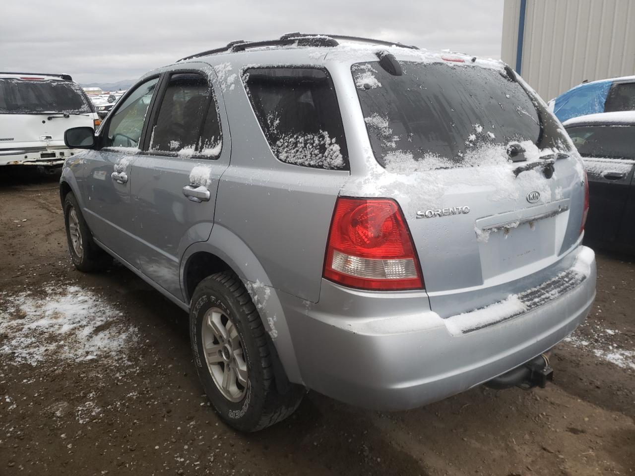 Photo 3 from auction – 2005 KIA SORENTO EX with VIN KNDJC733755367899