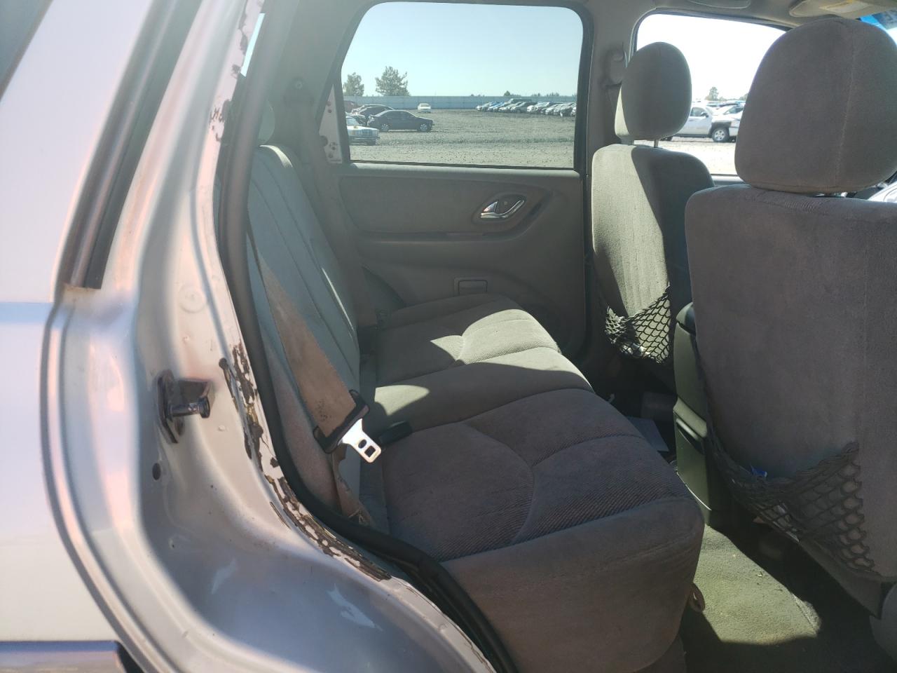 Photo 6 from auction – 2002 MAZDA TRIBUTE LX with VIN 4F2YU08172KM09866