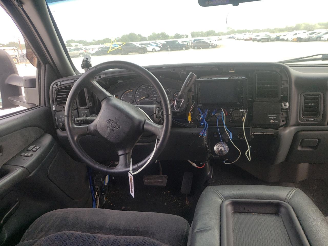 Photo 9 from auction – 2002 CHEVROLET SILVERADO with VIN 1GCHC29192E104462