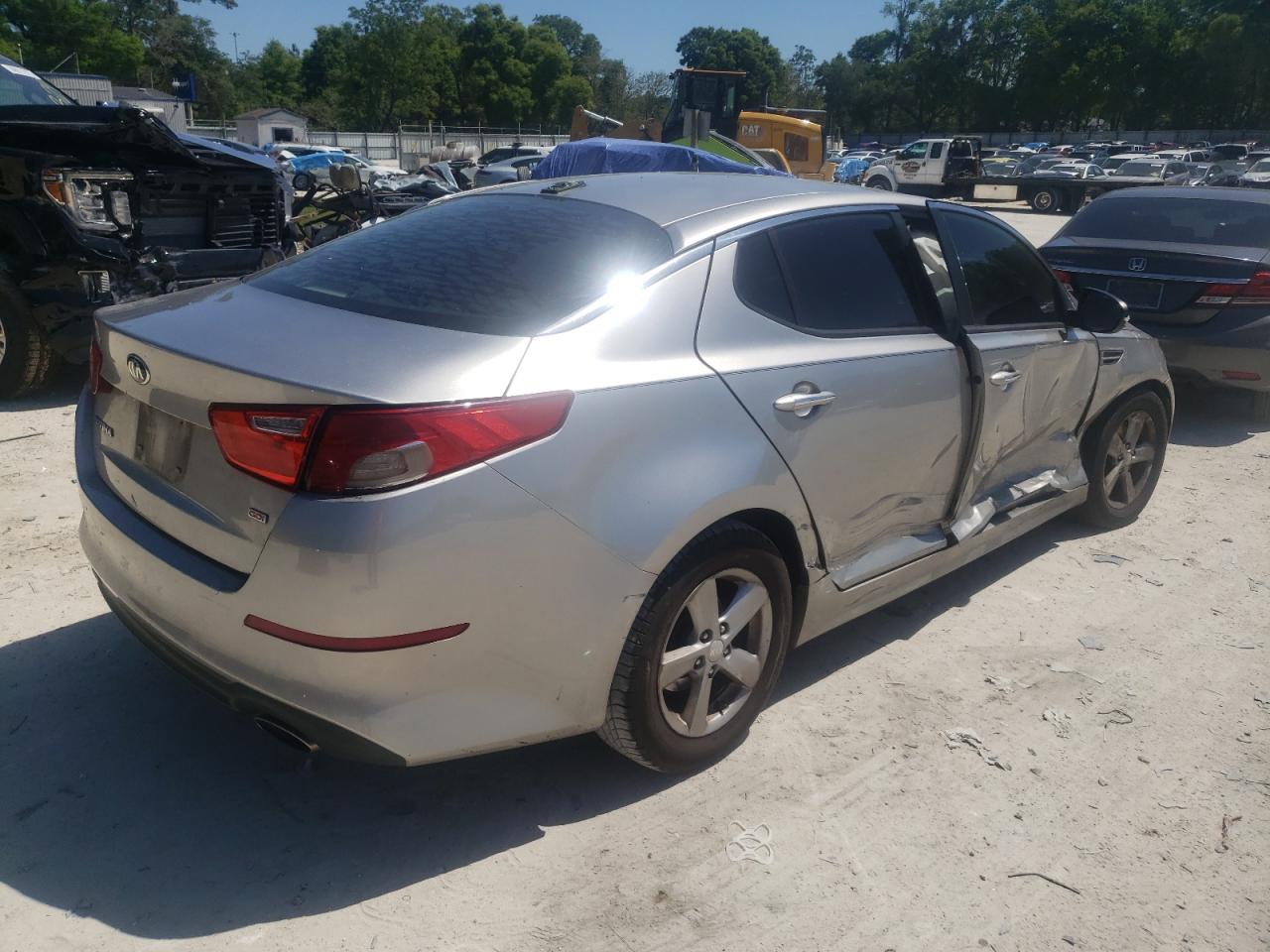 Photo 4 from auction – 2015 KIA OPTIMA LX with VIN 5XXGM4A76FG367580