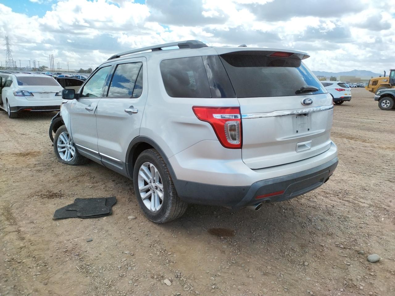 Photo 3 from auction – 2012 FORD EXPLORER X with VIN 1FMHK7D87CGA32750