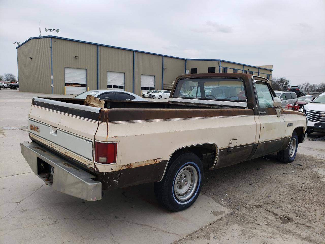 Photo 4 from auction – 1984 GMC C1500 with VIN 1GTDC14H3EJ501948