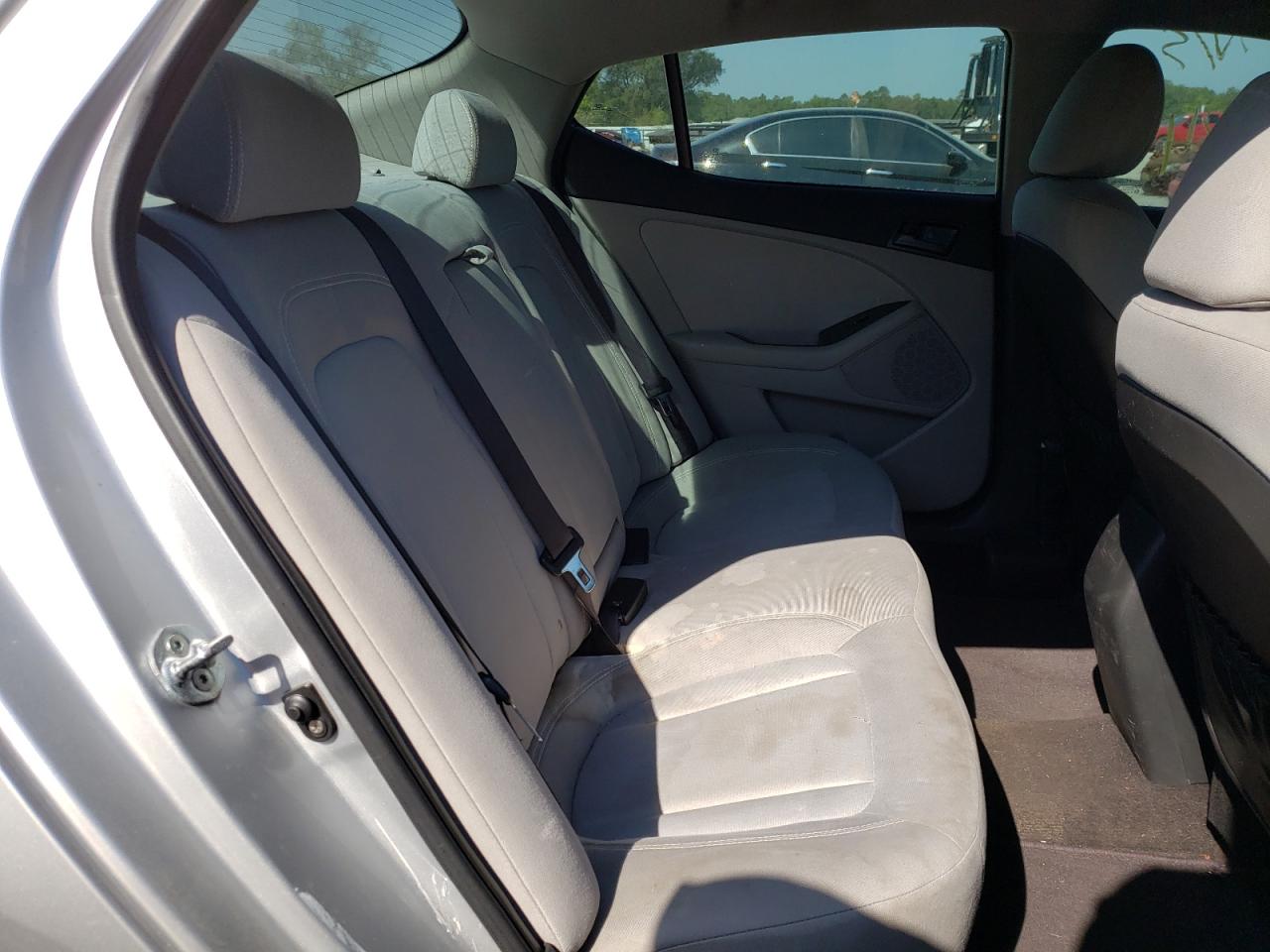 Photo 6 from auction – 2011 KIA OPTIMA LX with VIN KNAGM4A72B5185712