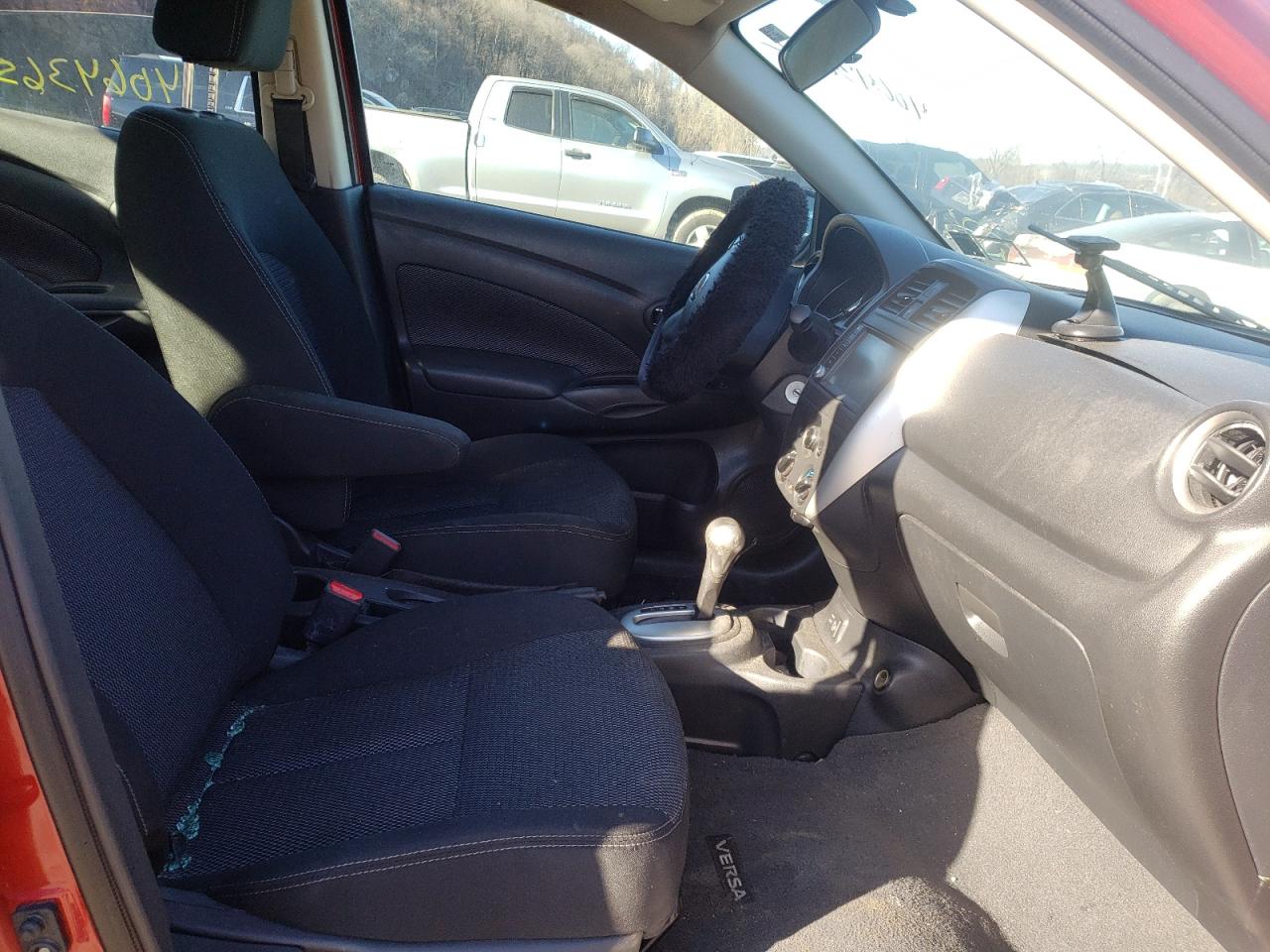 Photo 5 from auction – 2019 NISSAN VERSA S with VIN 3N1CN7AP3KL801789