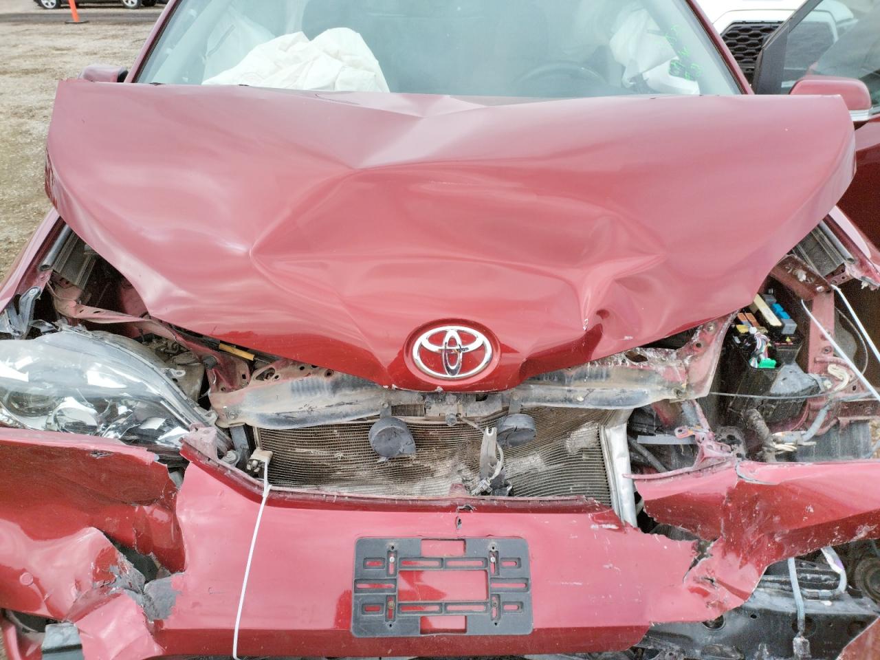 Photo 7 from auction – 2015 TOYOTA SIENNA XLE with VIN 5TDYK3DC6FS537853