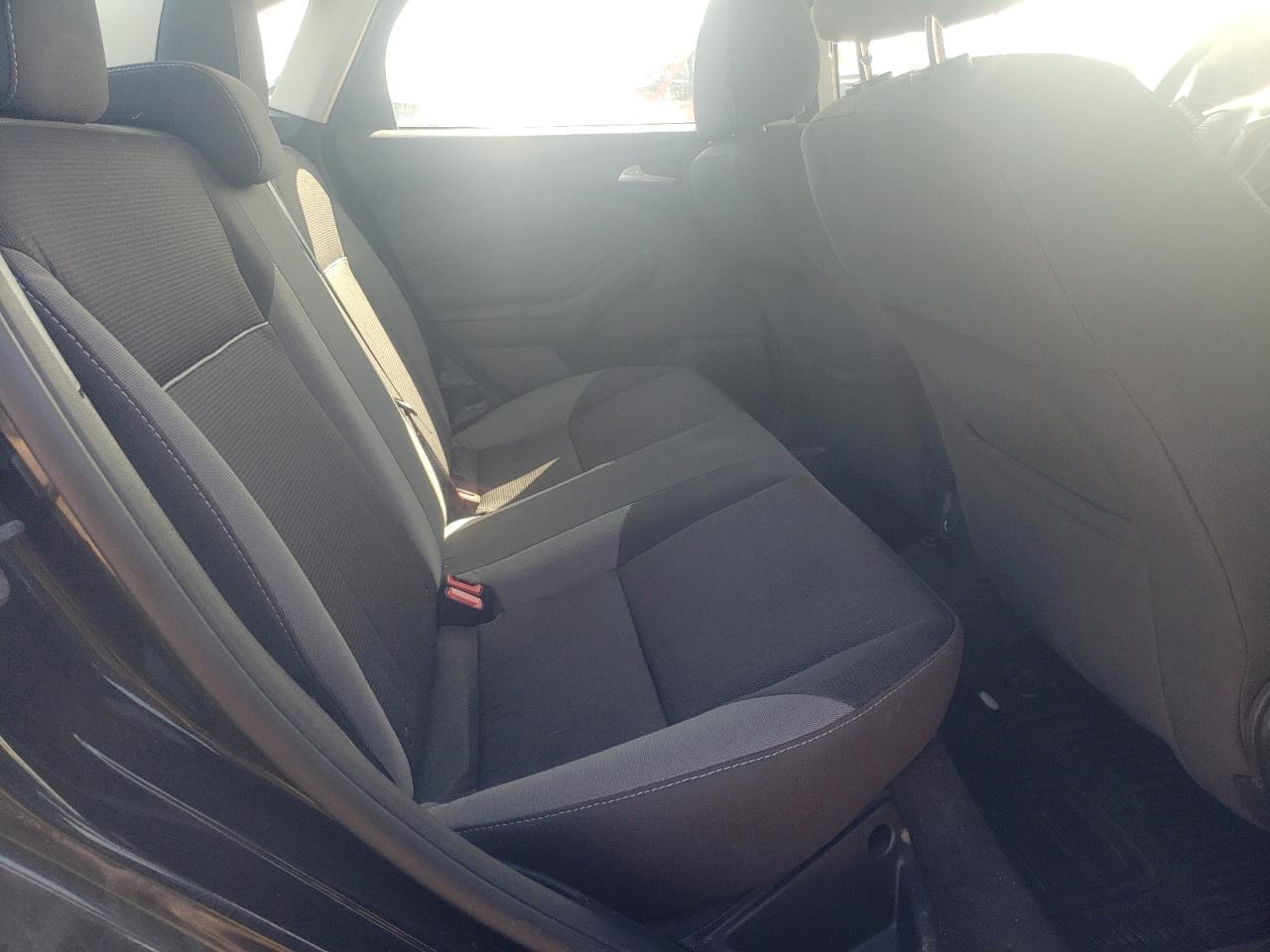 Photo 6 from auction – 2013 FORD FOCUS SE with VIN 1FADP3F22DL106449