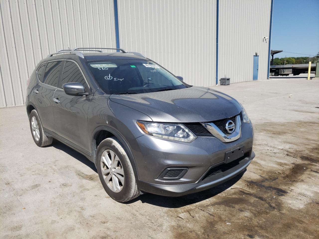 NISSAN ROGUE S 2016 with VIN KNMAT2MV9GP734862 - Photo from auction