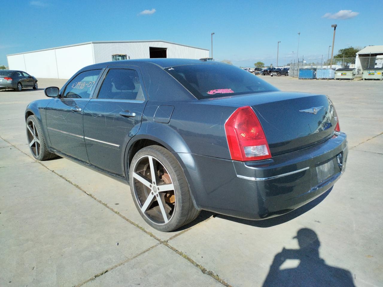 Photo 3 from auction – 2007 CHRYSLER 300 TOURIN with VIN 2C3KA53G97H839487