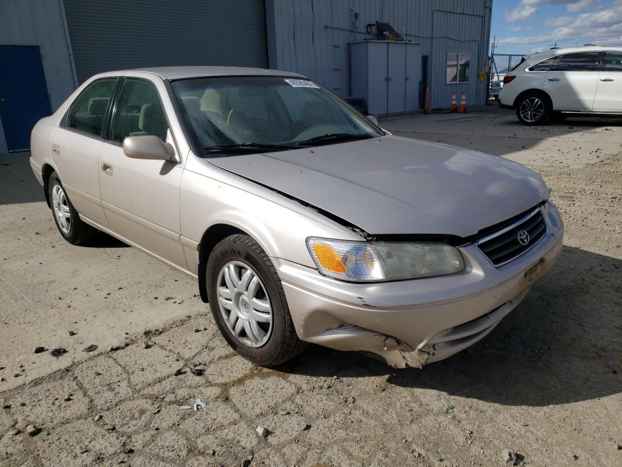 TOYOTA CAMRY CE 2001 with VIN 4T1BG22K91U063554 - Photo from auction
