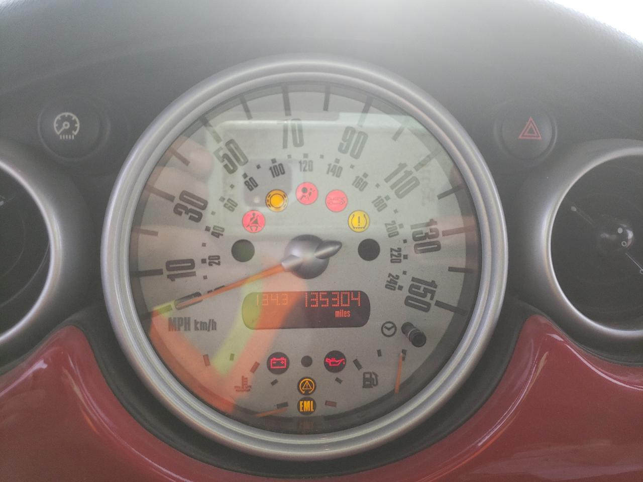 Photo 8 from auction – 2005 MINI COOPER S with VIN WMWRH33535TF84327