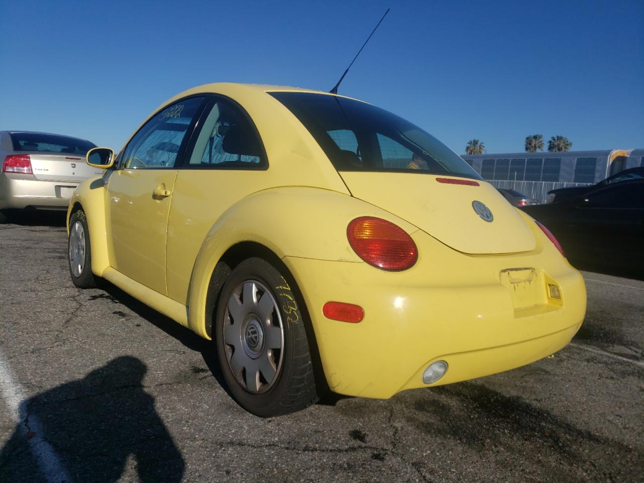 Photo 3 from auction – 2003 VOLKSWAGEN NEW BEETLE with VIN 3VWBK21C13M407136