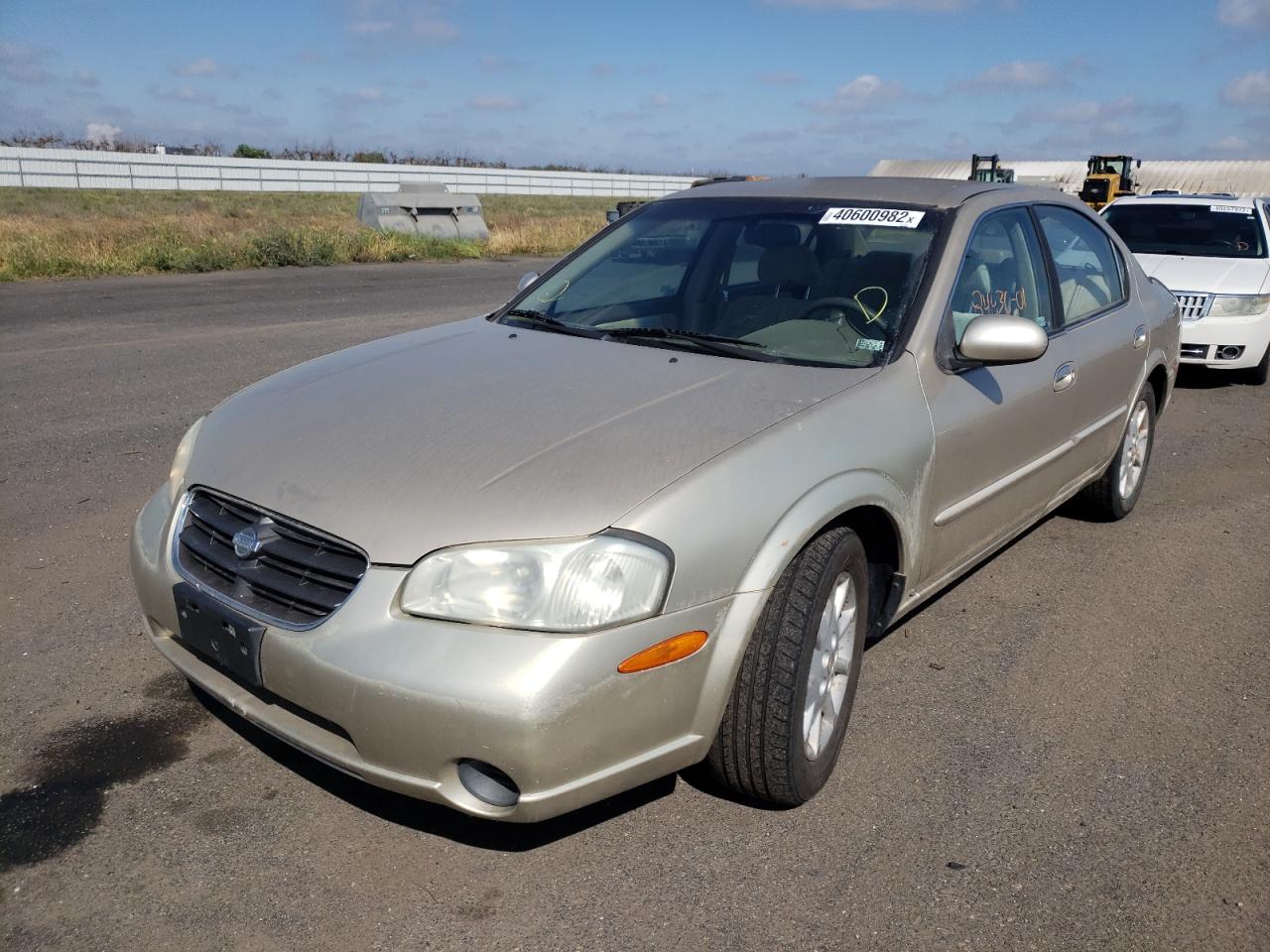 Photo 2 from auction – 2001 NISSAN MAXIMA GXE with VIN JN1CA31D61T619587