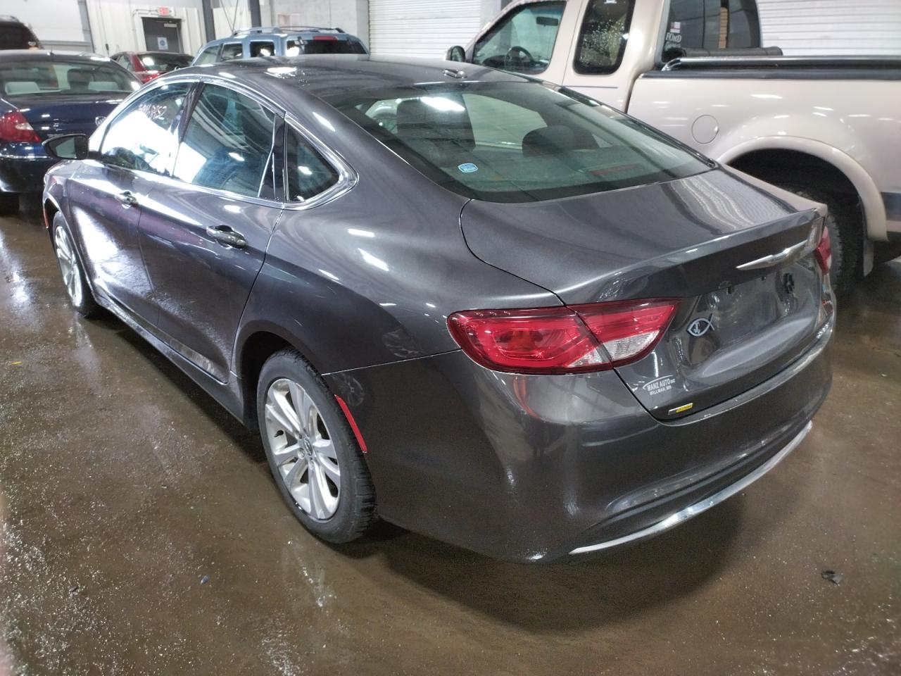 Photo 3 from auction – 2015 CHRYSLER 200 LIMITE with VIN 1C3CCCABXFN723988