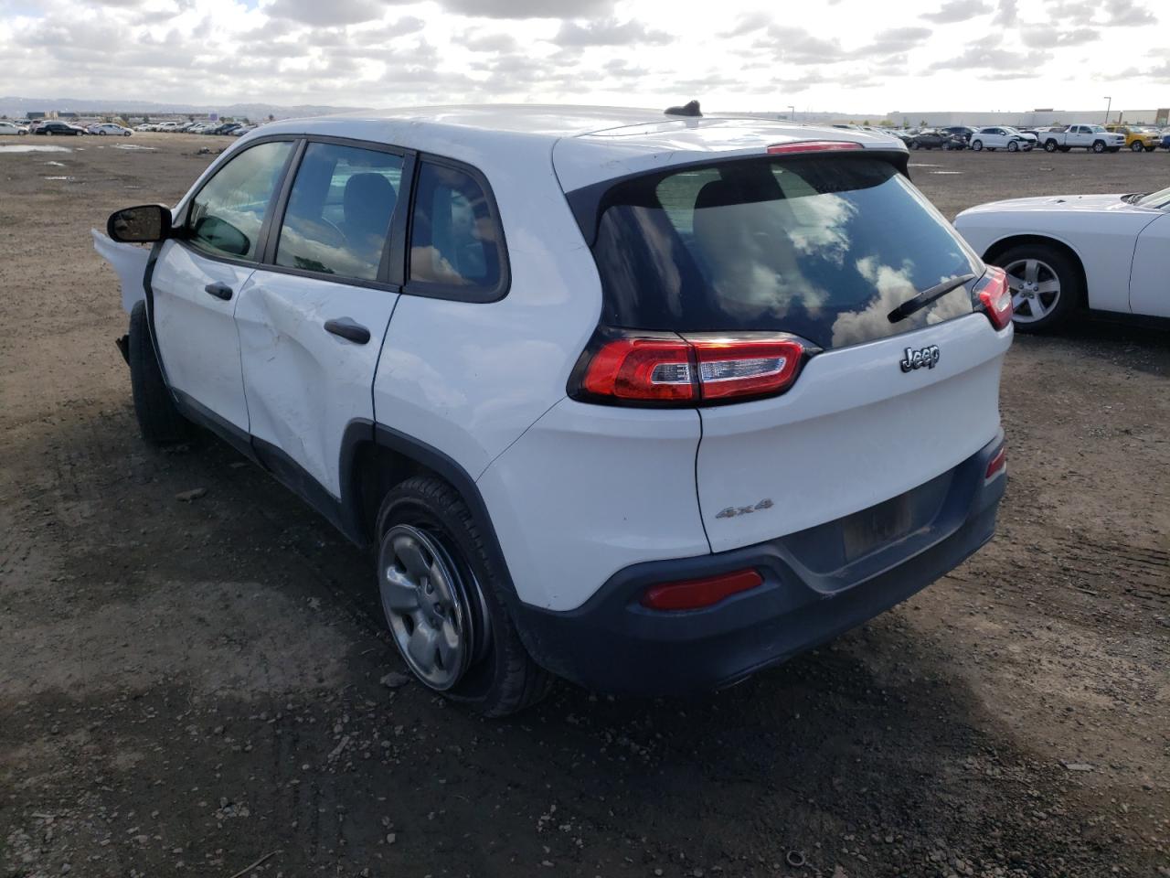 Photo 3 from auction – 2015 JEEP CHEROKEE S with VIN 1C4PJMAB4FW534417
