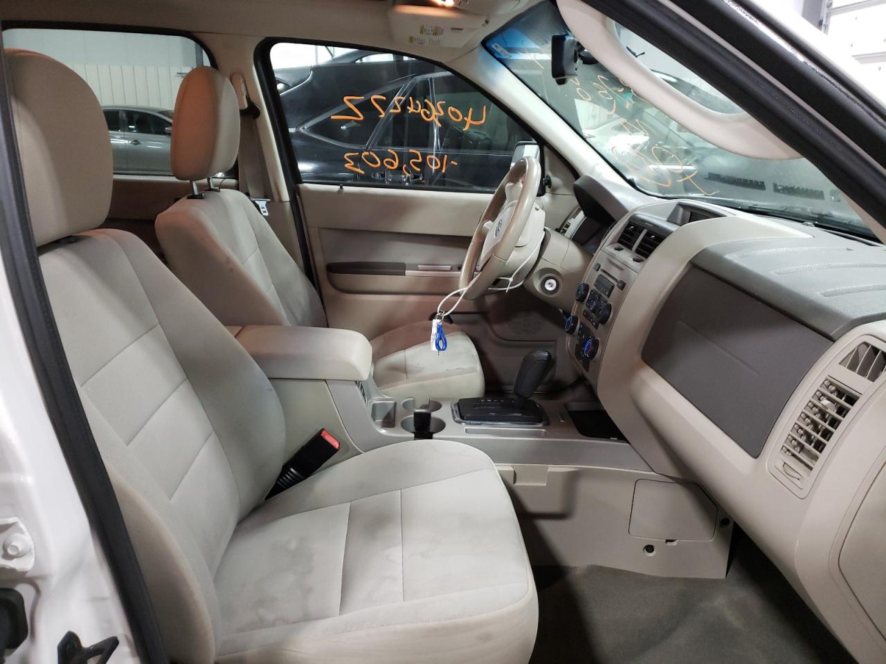 Photo 5 from auction – 2010 FORD ESCAPE XLT with VIN 1FMCU9DG0AKB80403