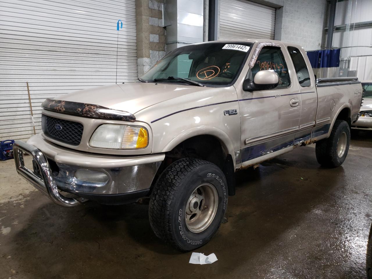 Photo 2 from auction – 1997 FORD F150 with VIN 2FTEX18L4VCA34917
