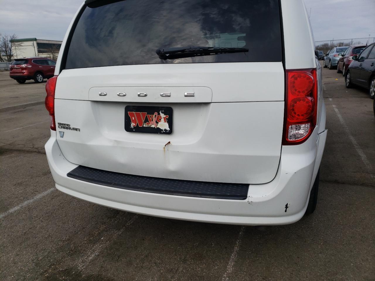 Photo 9 from auction – 2015 DODGE GRAND CARA with VIN 2C4RDGBGXFR683614