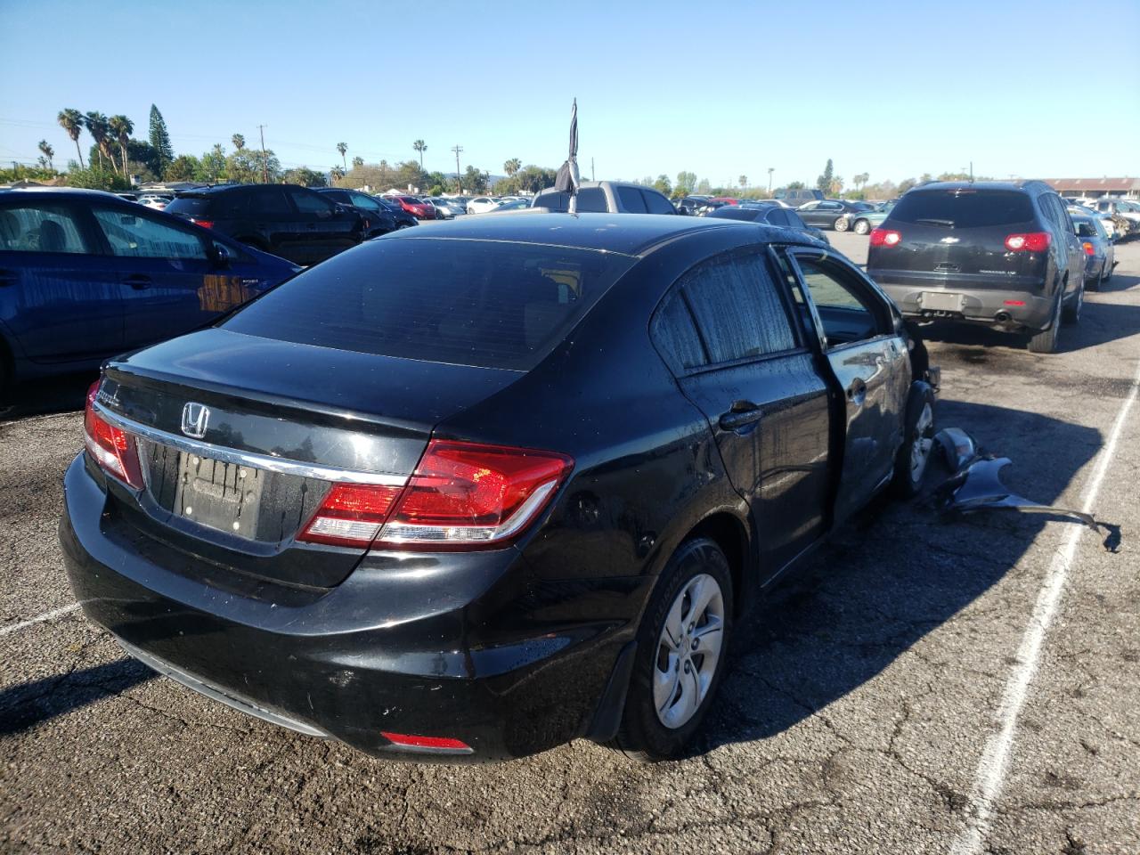 Photo 4 from auction – 2014 HONDA CIVIC LX with VIN 19XFB2F58EE207835