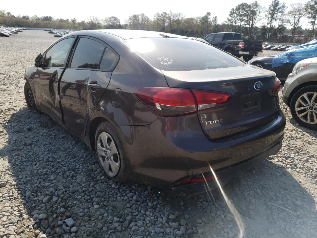 Photo 3 from auction – 2017 KIA FORTE LX with VIN 3KPFK4A7XHE140325