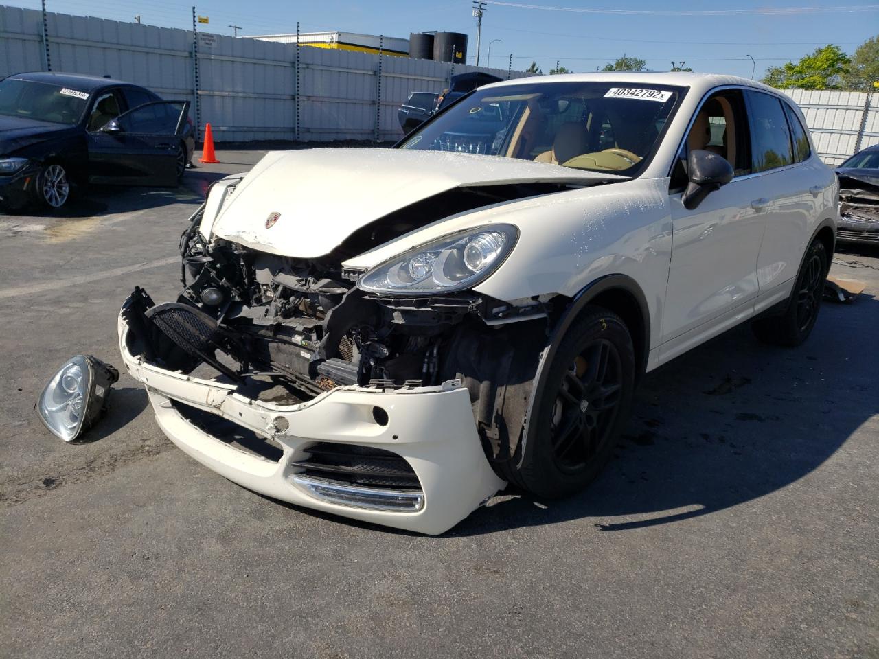Photo 2 from auction – 2011 PORSCHE CAYENNE S with VIN WP1AB2A24BLA42424
