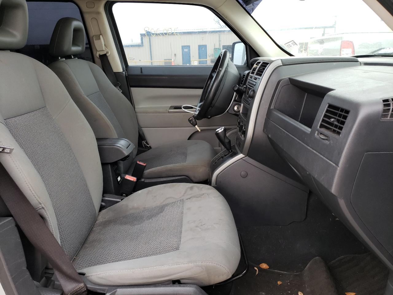 Photo 5 from auction – 2007 JEEP PATRIOT SP with VIN 1J8FT28W97D410197