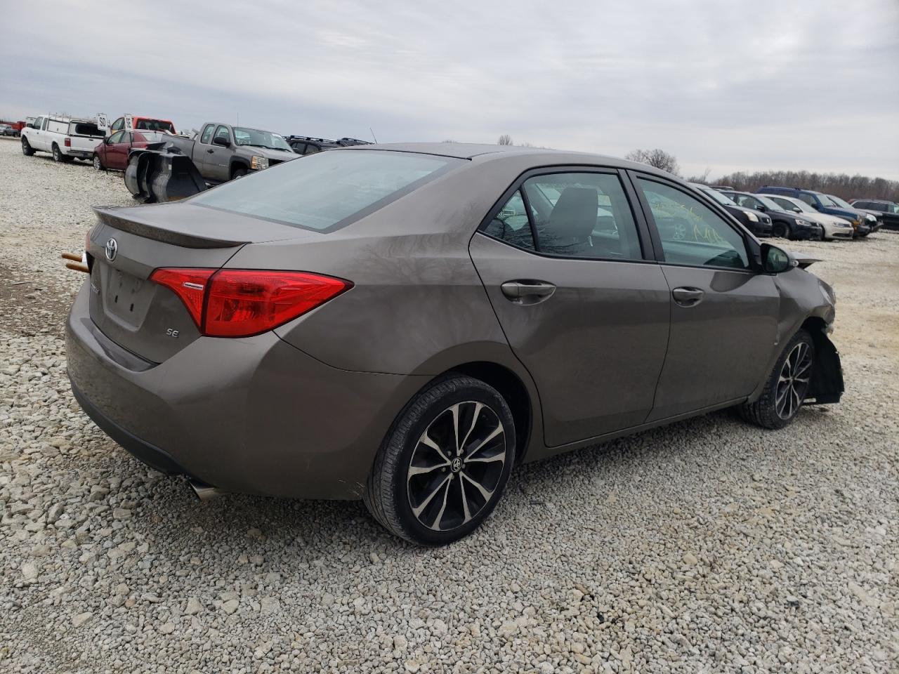 Photo 4 from auction – 2017 TOYOTA COROLLA L with VIN 5YFBURHE5HP643138