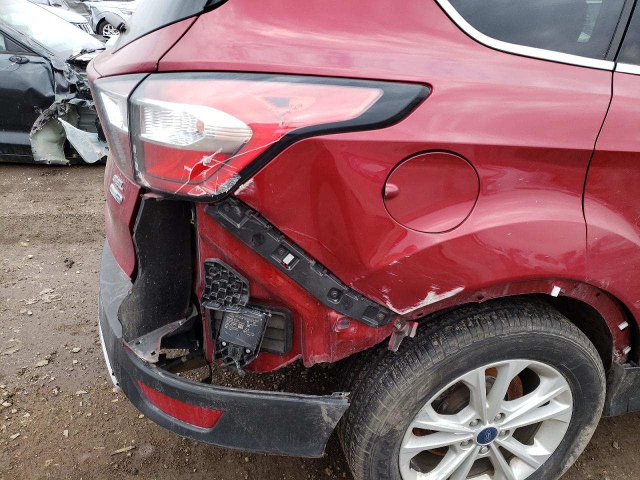 Photo 9 from auction – 2018 FORD ESCAPE SEL with VIN 1FMCU9HD5JUA90734