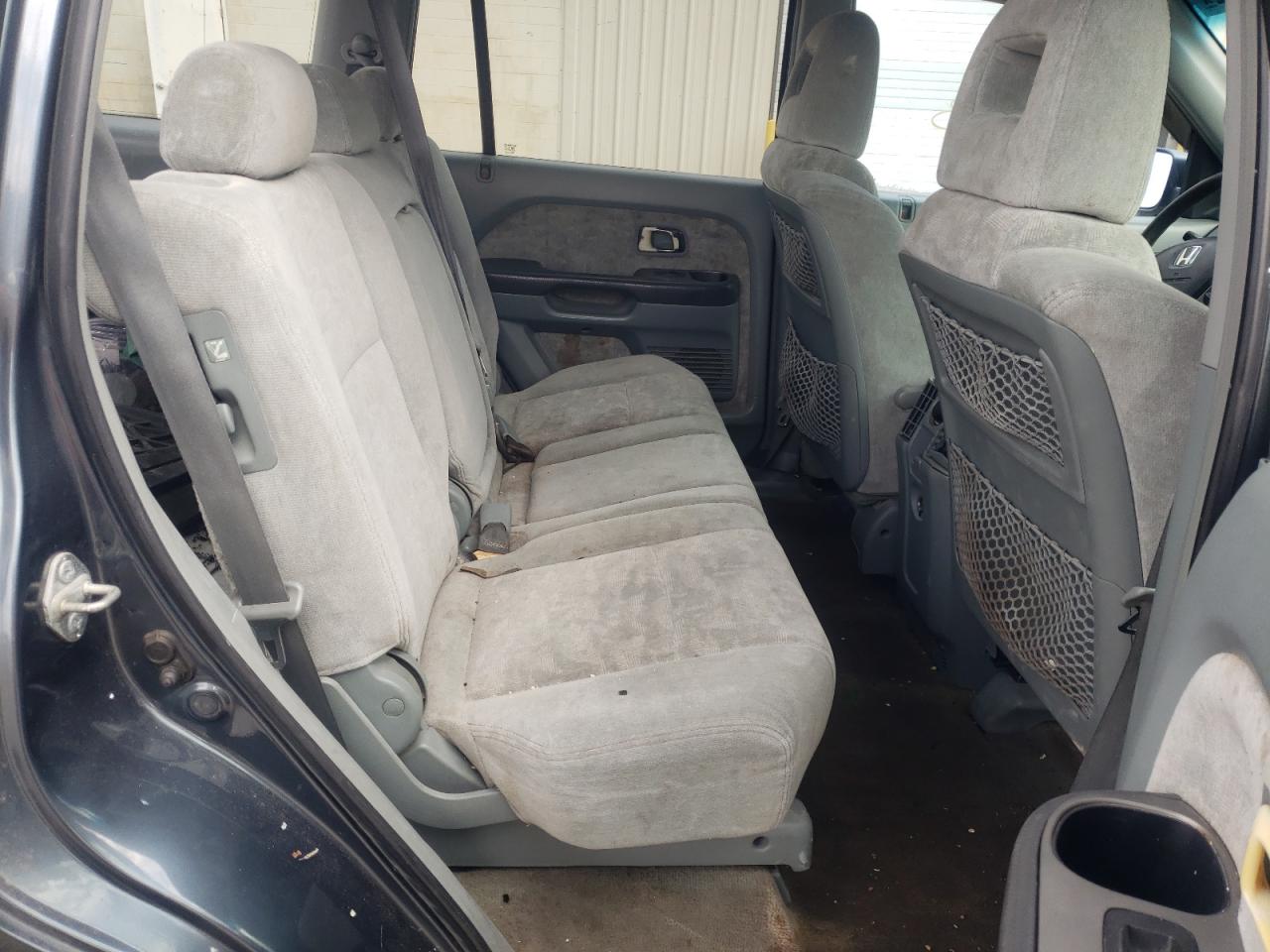 Photo 6 from auction – 2004 HONDA PILOT EX with VIN 2HKYF18474H500177