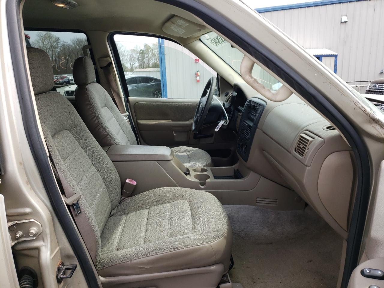 Photo 5 from auction – 2004 FORD EXPLORER X with VIN 1FMZU62K04UA08218