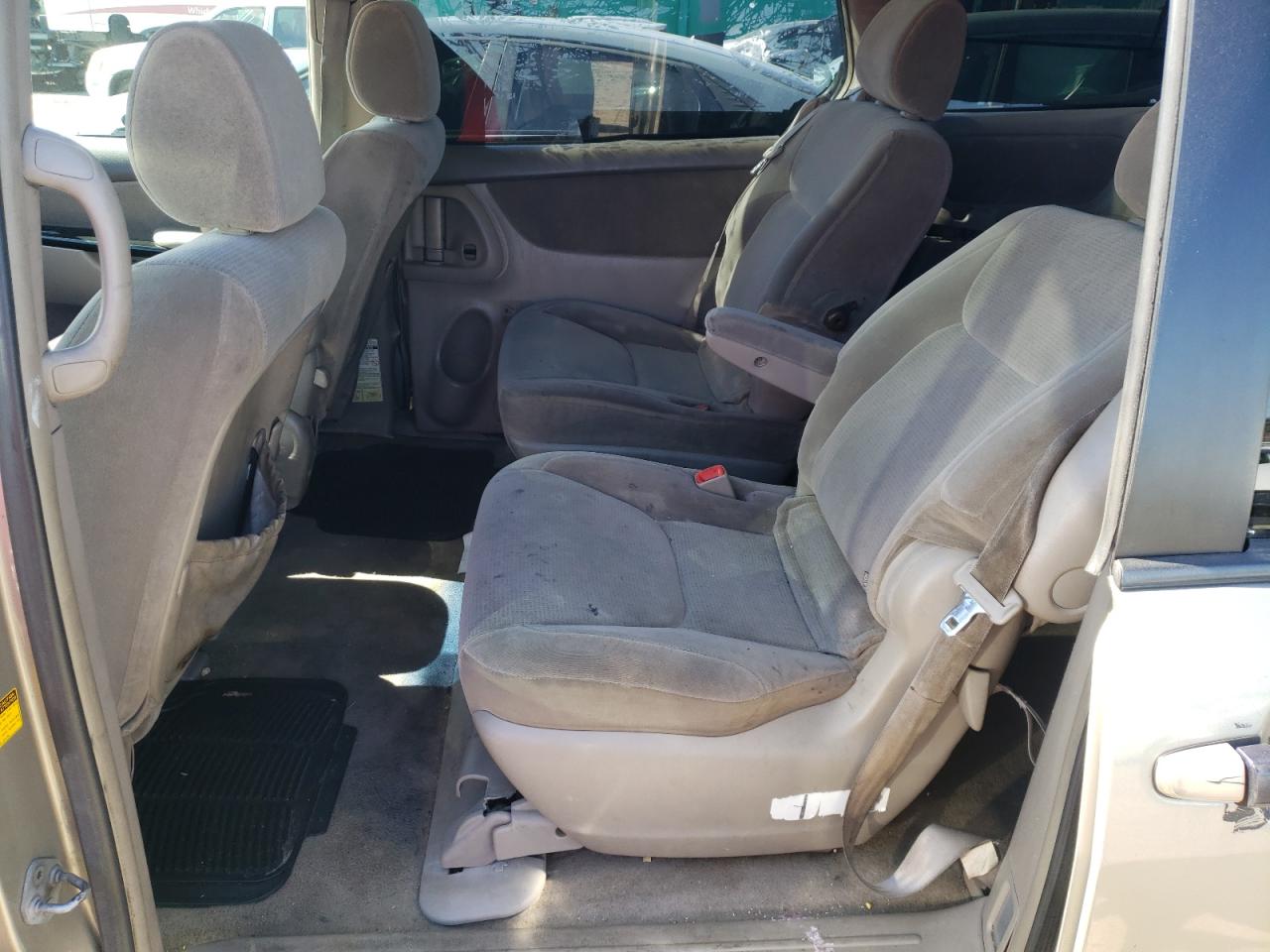Photo 6 from auction – 2004 TOYOTA SIENNA CE with VIN 5TDZA23C74S032940