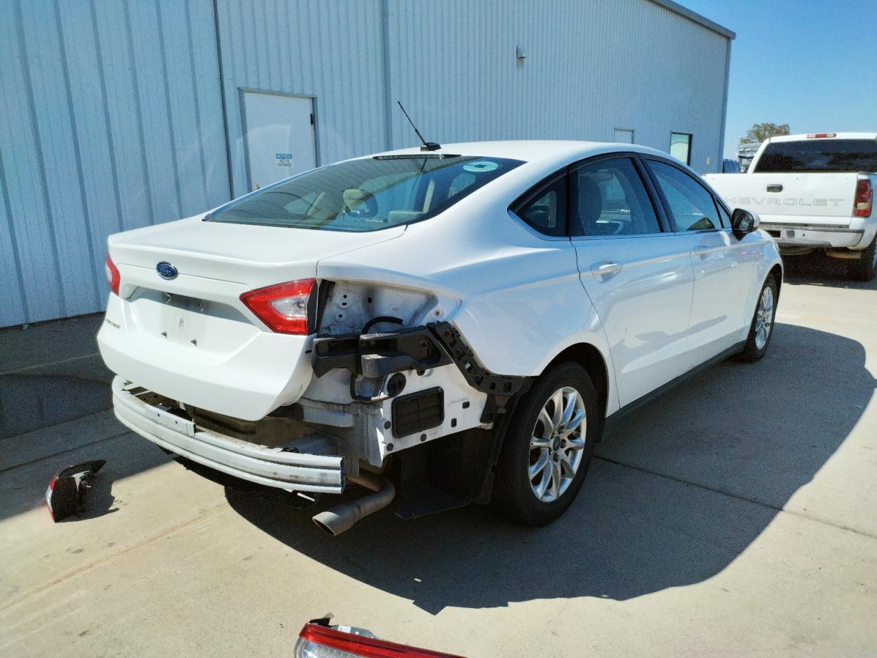 Photo 4 from auction – 2015 FORD FUSION S with VIN 3FA6P0G77FR253615