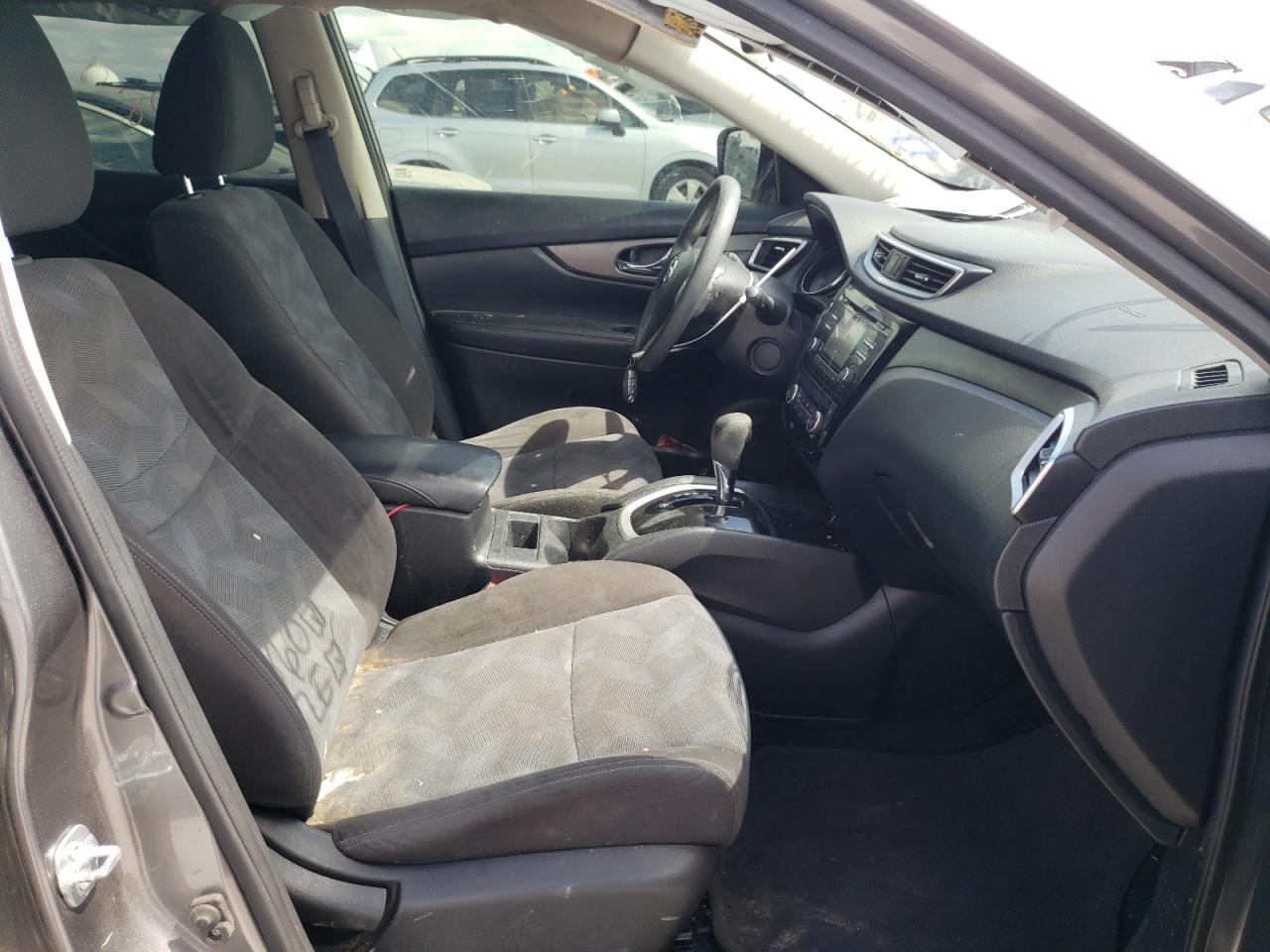 Photo 5 from auction – 2016 NISSAN ROGUE S with VIN KNMAT2MT2GP723622