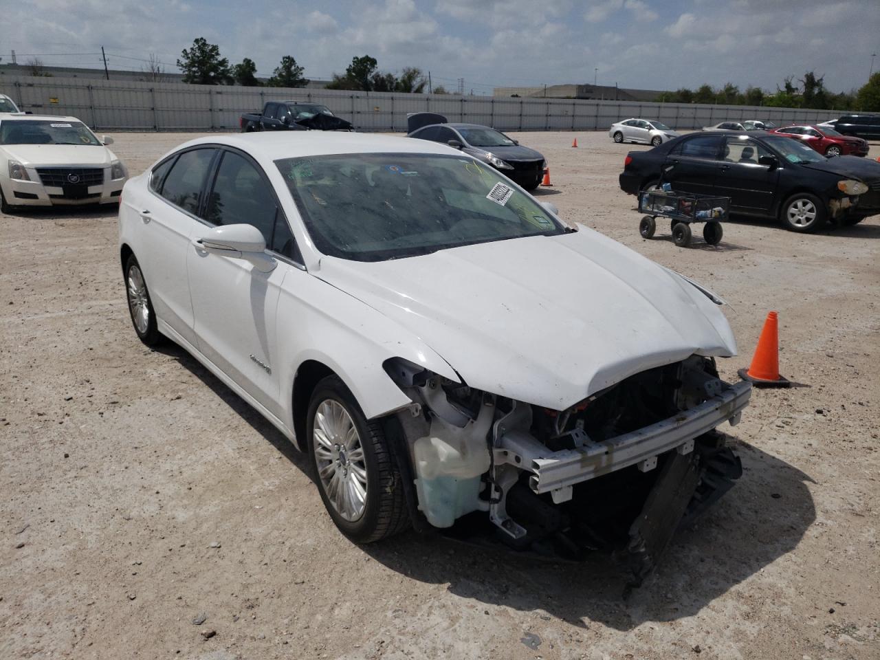 Photo 14 from auction – 2015 FORD FUSION SE with VIN 3FA6P0LU6FR199879