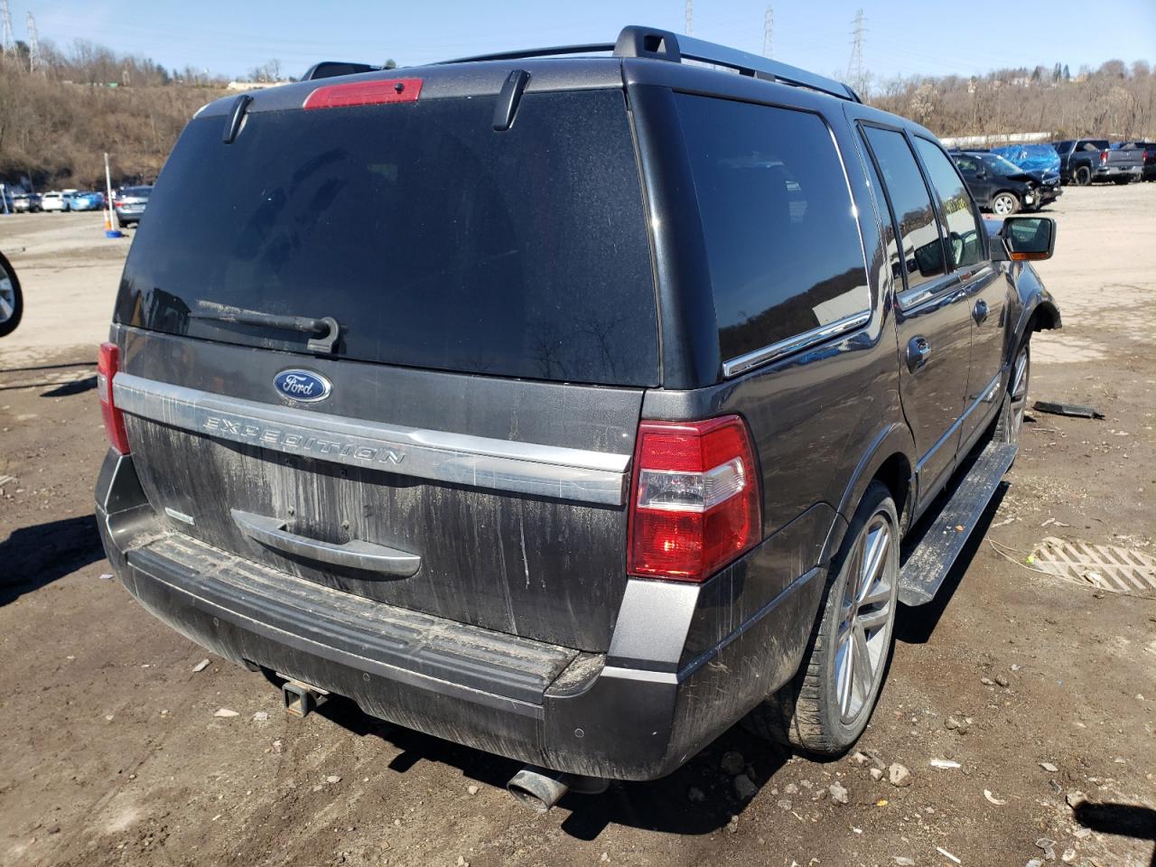 Photo 4 from auction – 2015 FORD EXPEDITION with VIN 1FMJU1MT2FEF00185