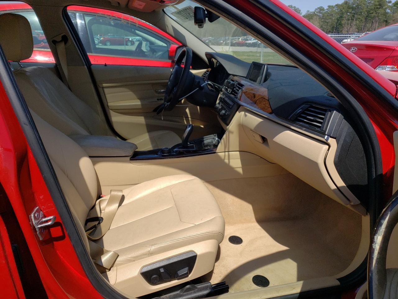 Photo 5 from auction – 2013 BMW 328 I with VIN WBA3A5C59DF356249