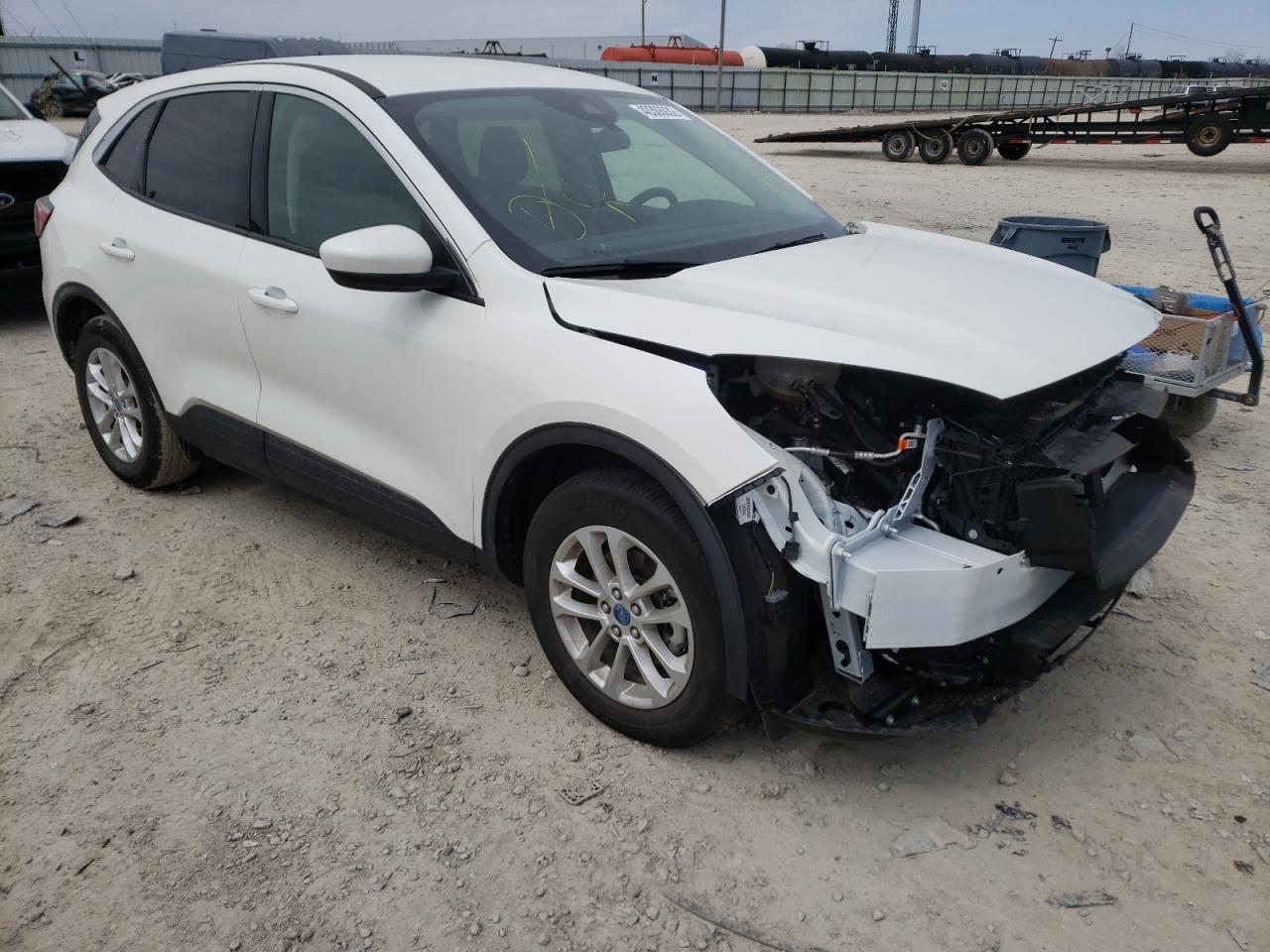 FORD ESCAPE SE 2020 with VIN 1FMCU0G65LUB77938 - Photo from auction