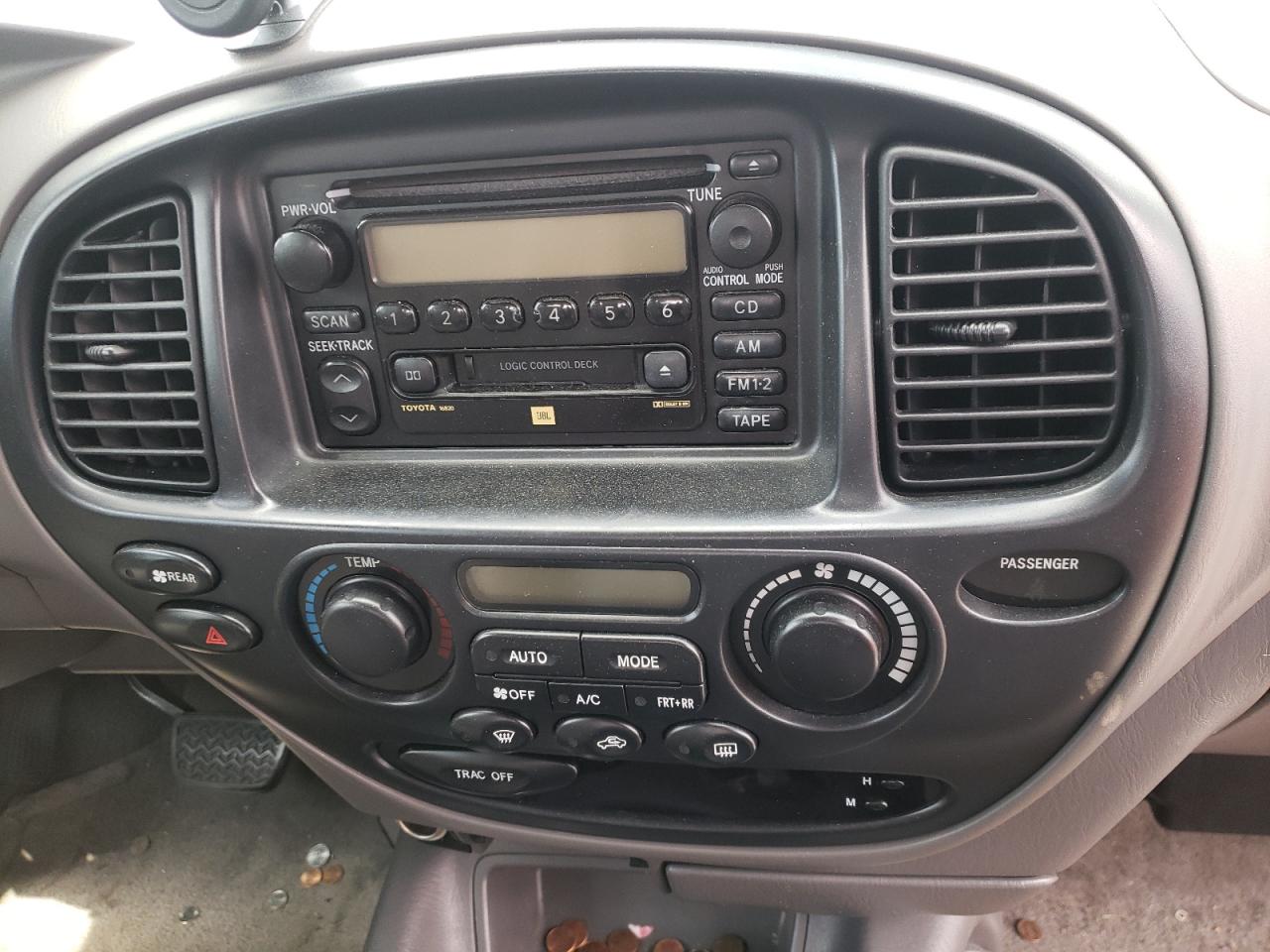 Photo 9 from auction – 2001 TOYOTA SEQUOIA SR with VIN 5TDZT34A41S040759