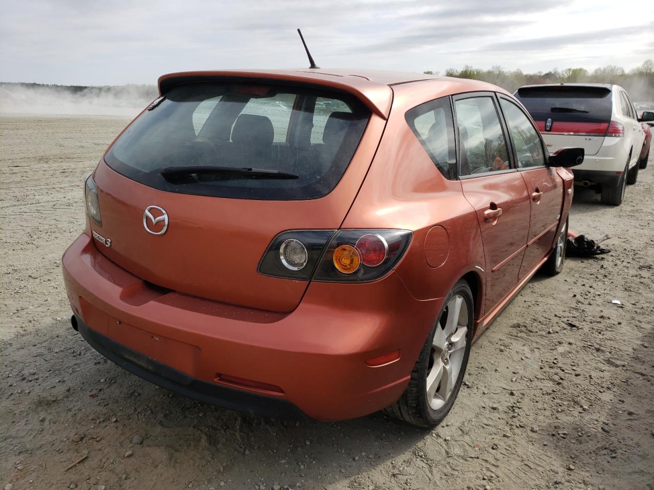 Photo 4 from auction – 2004 MAZDA 3 HATCHBAC with VIN JM1BK343941213165