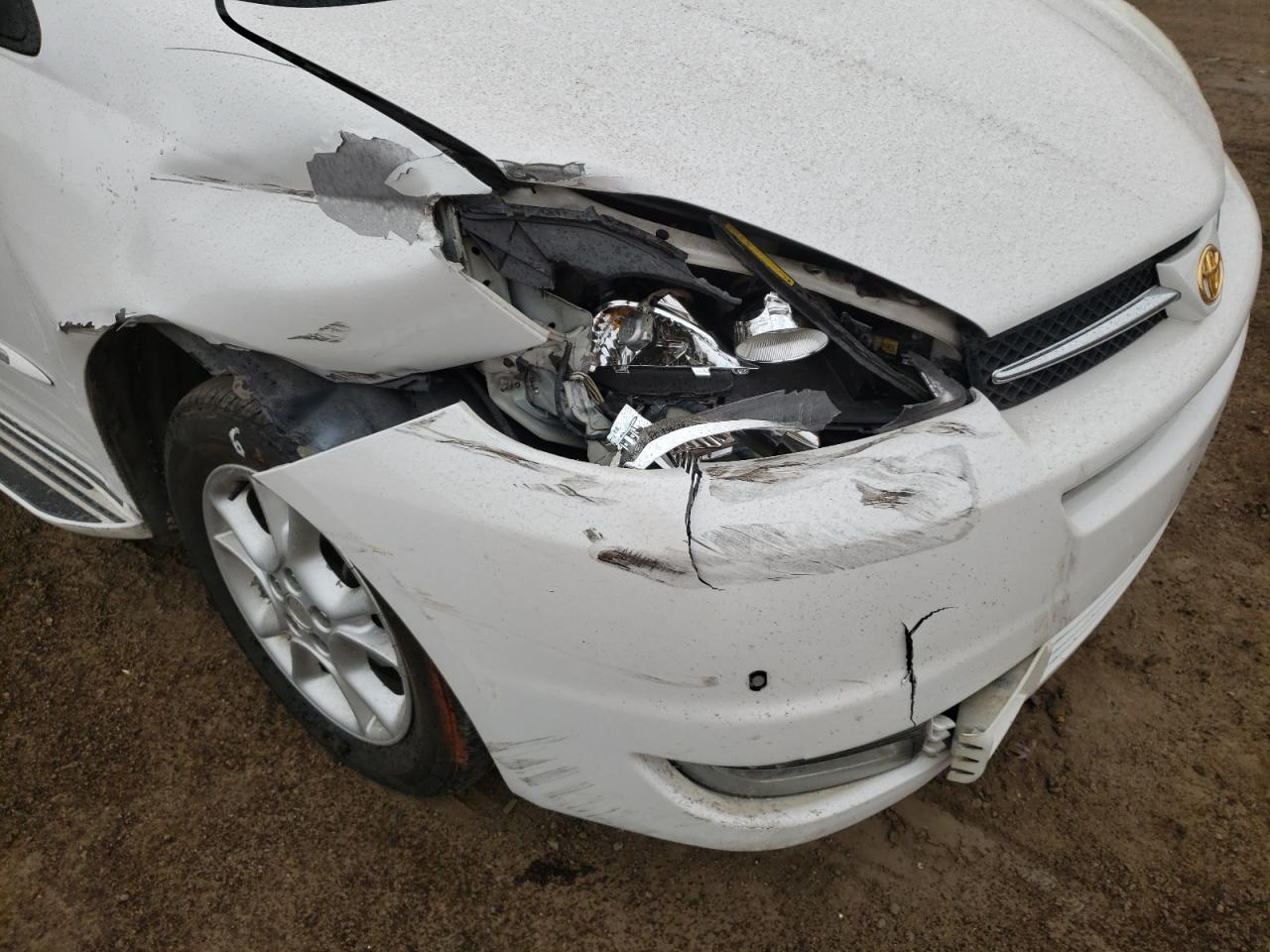 Photo 9 from auction – 2004 TOYOTA SIENNA XLE with VIN 5TDZA22CX4S073192