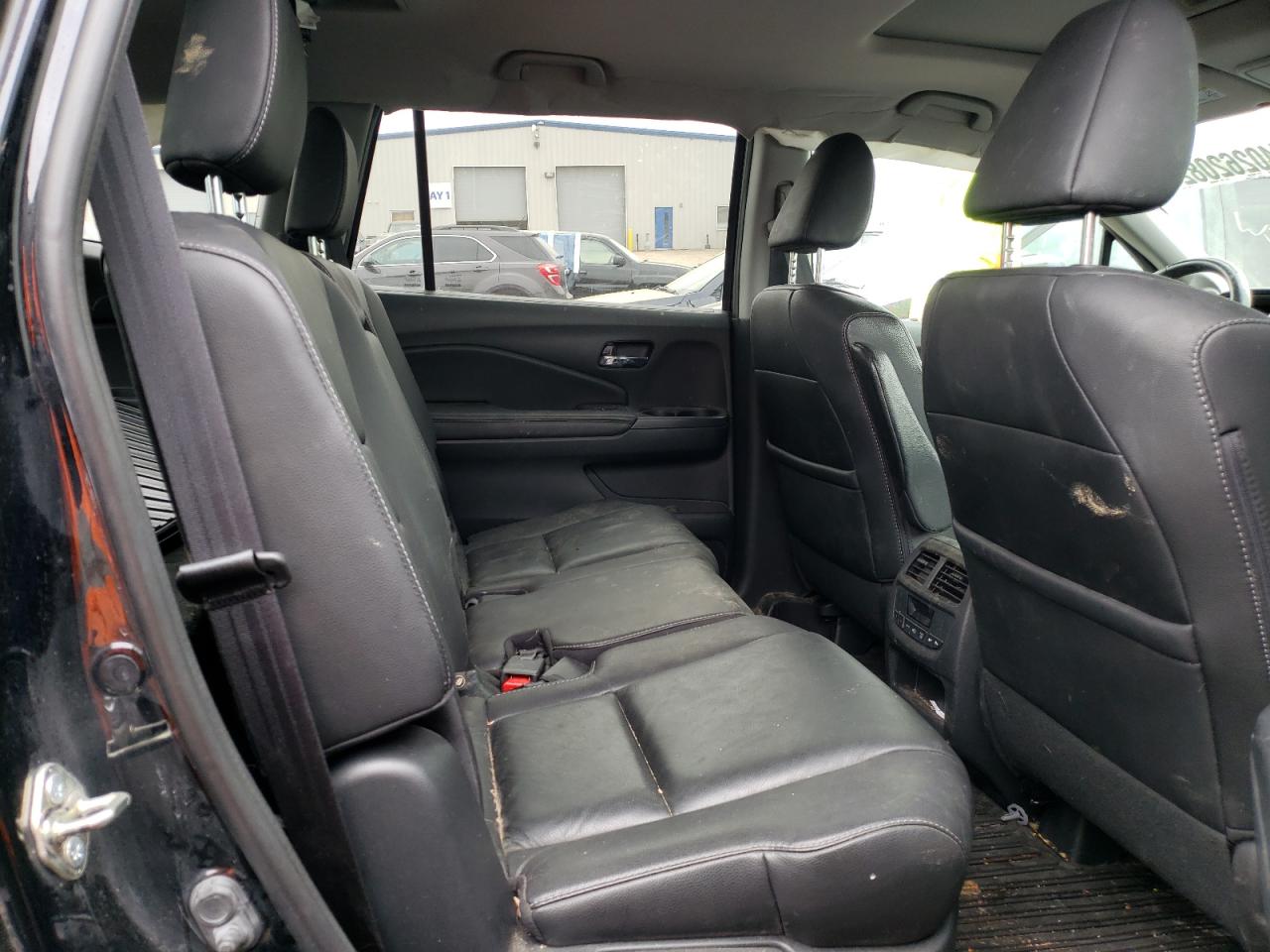 Photo 6 from auction – 2016 HONDA PILOT EXL with VIN 5FNYF6H69GB088958