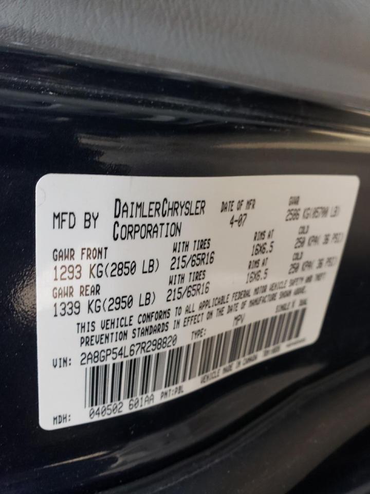 Photo 10 from auction – 2007 CHRYSLER TOWN & COU with VIN 2A8GP54L67R298820