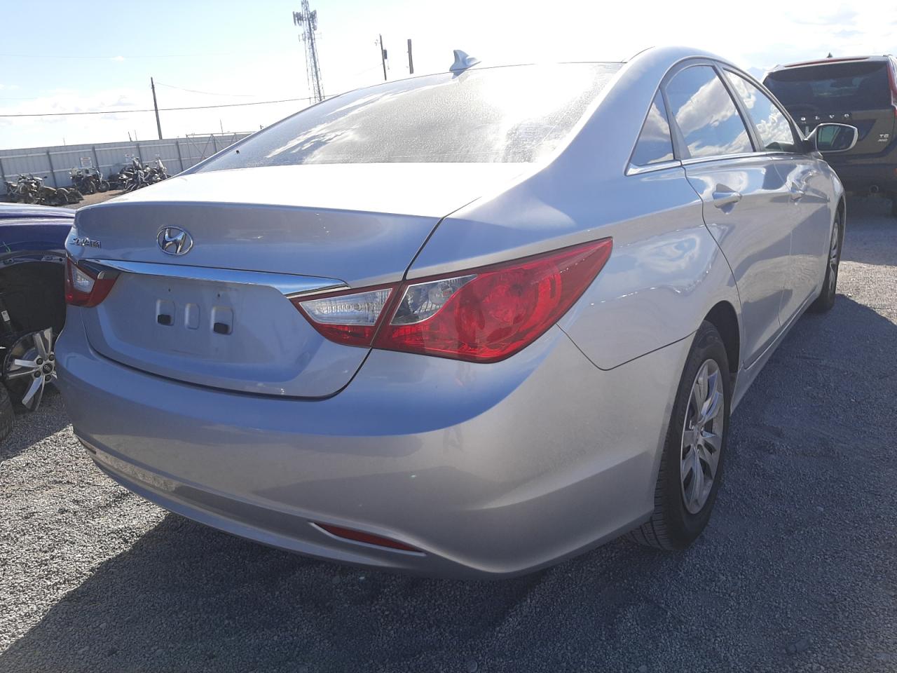 Photo 4 from auction – 2012 HYUNDAI SONATA GLS with VIN 5NPEB4AC2CH309315