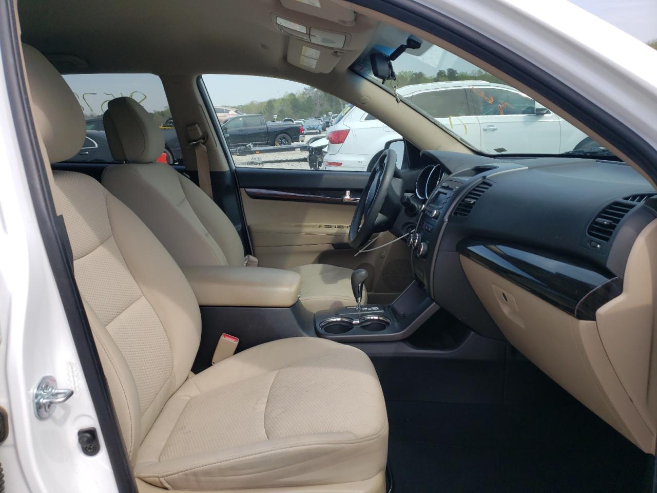 Photo 5 from auction – 2011 KIA SORENTO BA with VIN 5XYKT3A10BG156139