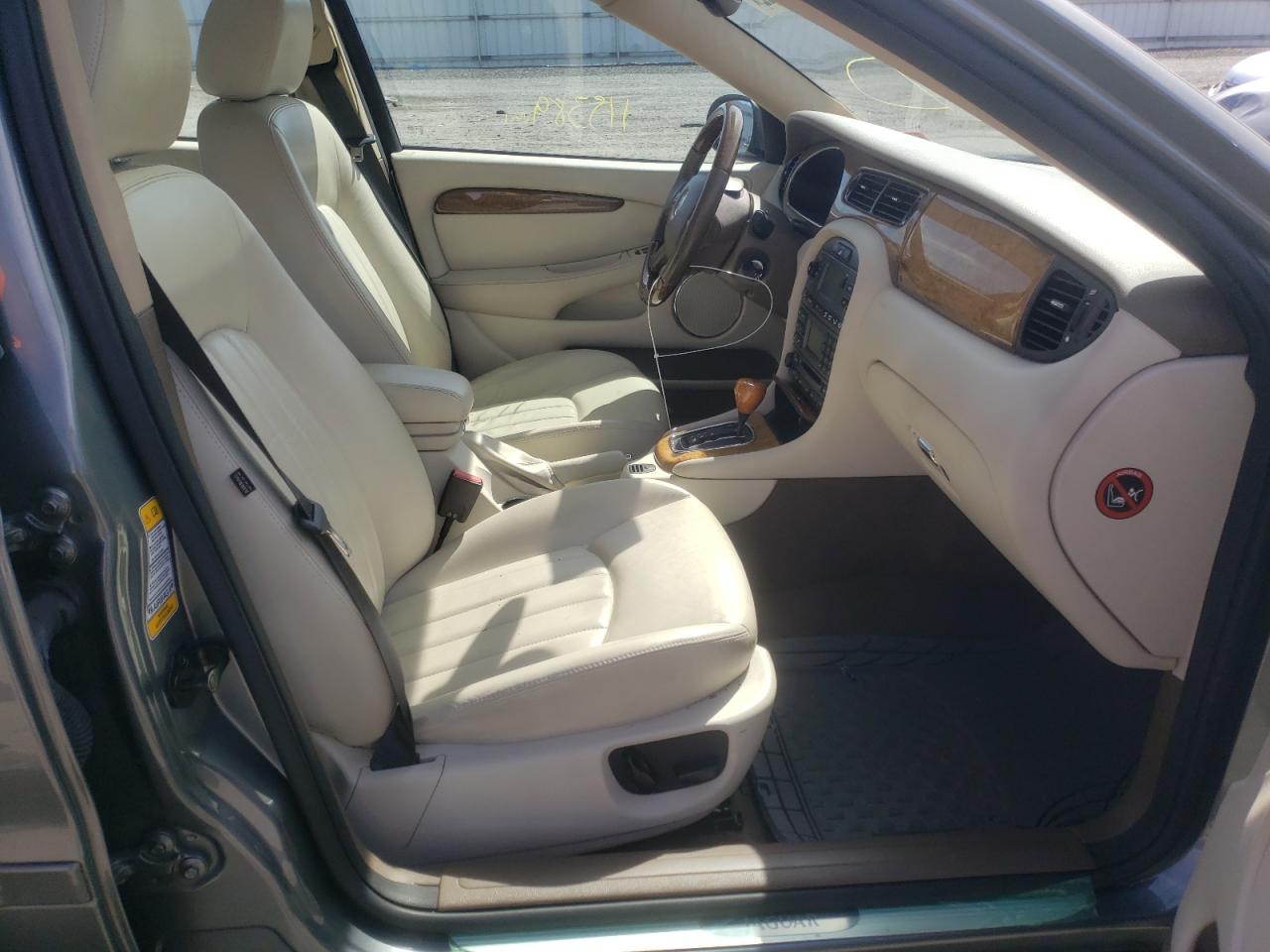 Photo 5 from auction – 2004 JAGUAR X-TYPE with VIN SAJEA51C64WE03061